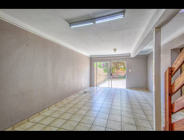 4 BEDROOM TOWNHOUSE TO LET IN ALLEN'S NEK